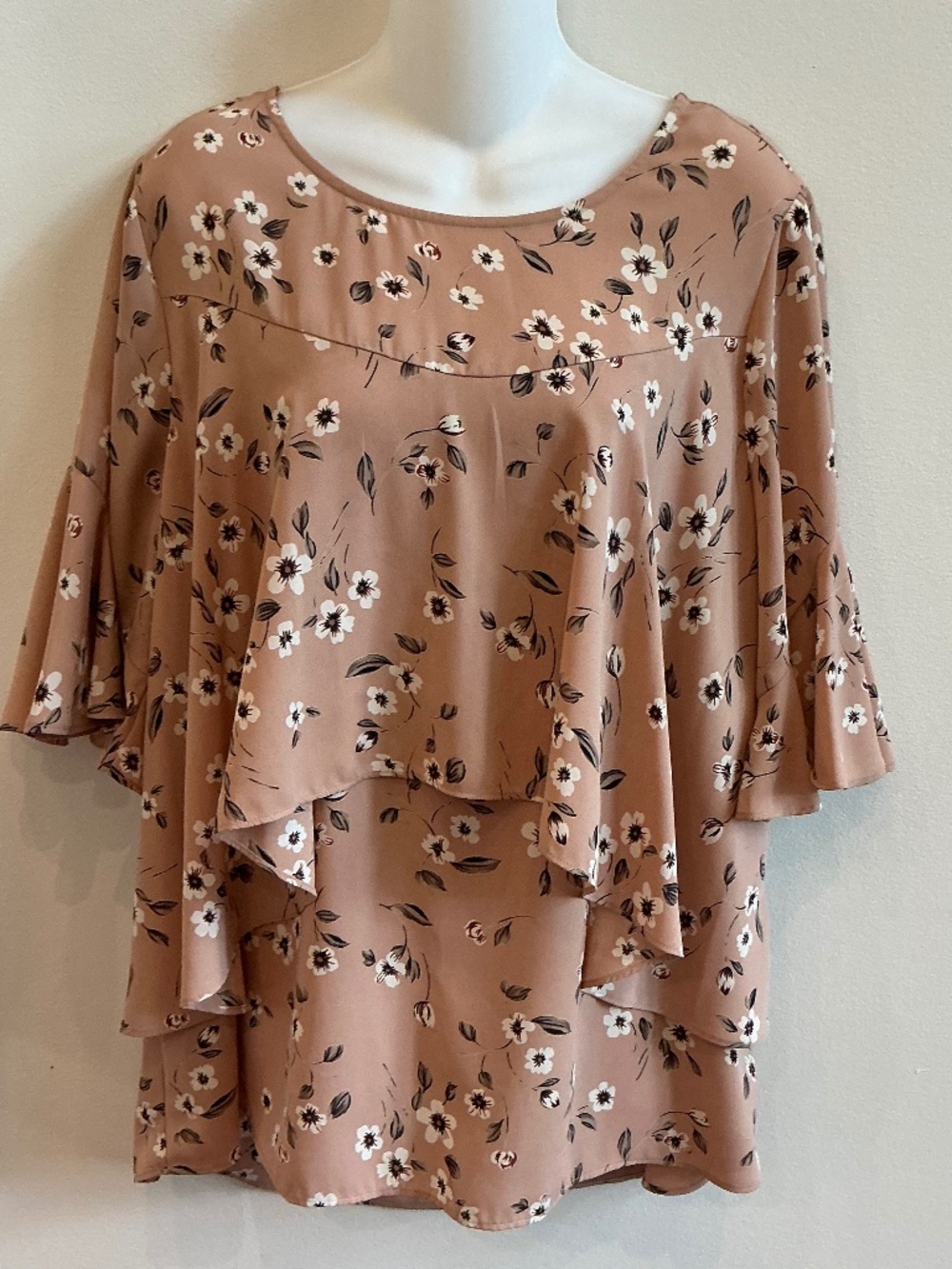 Lovely, flowy, flattering blouse